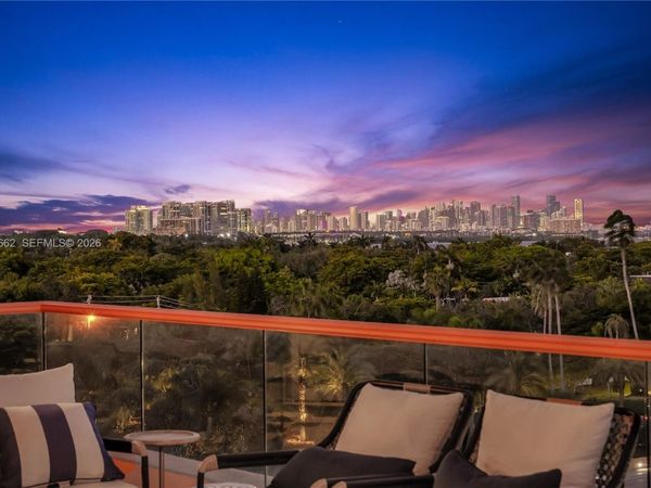 60 Edgewater Dr, Unit 7A, Coral Gables, FL 33133