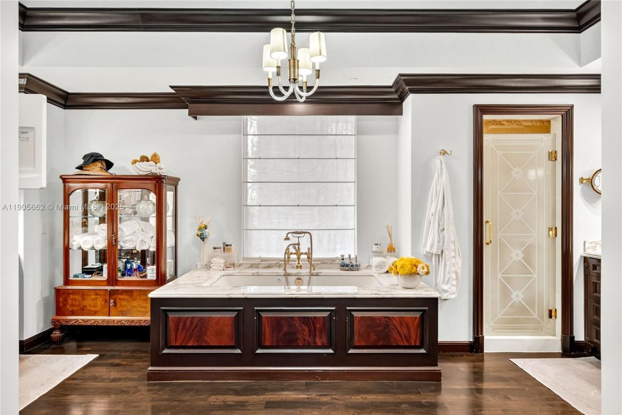 60 Edgewater Dr, Unit 7A, Coral Gables, FL 33133 Photo