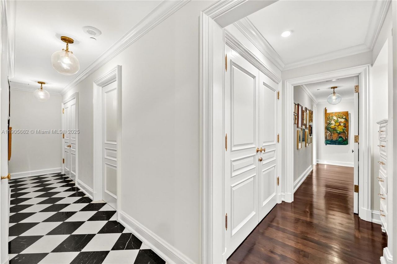 60 Edgewater Dr, Unit 7A, Coral Gables, FL 33133 Photo