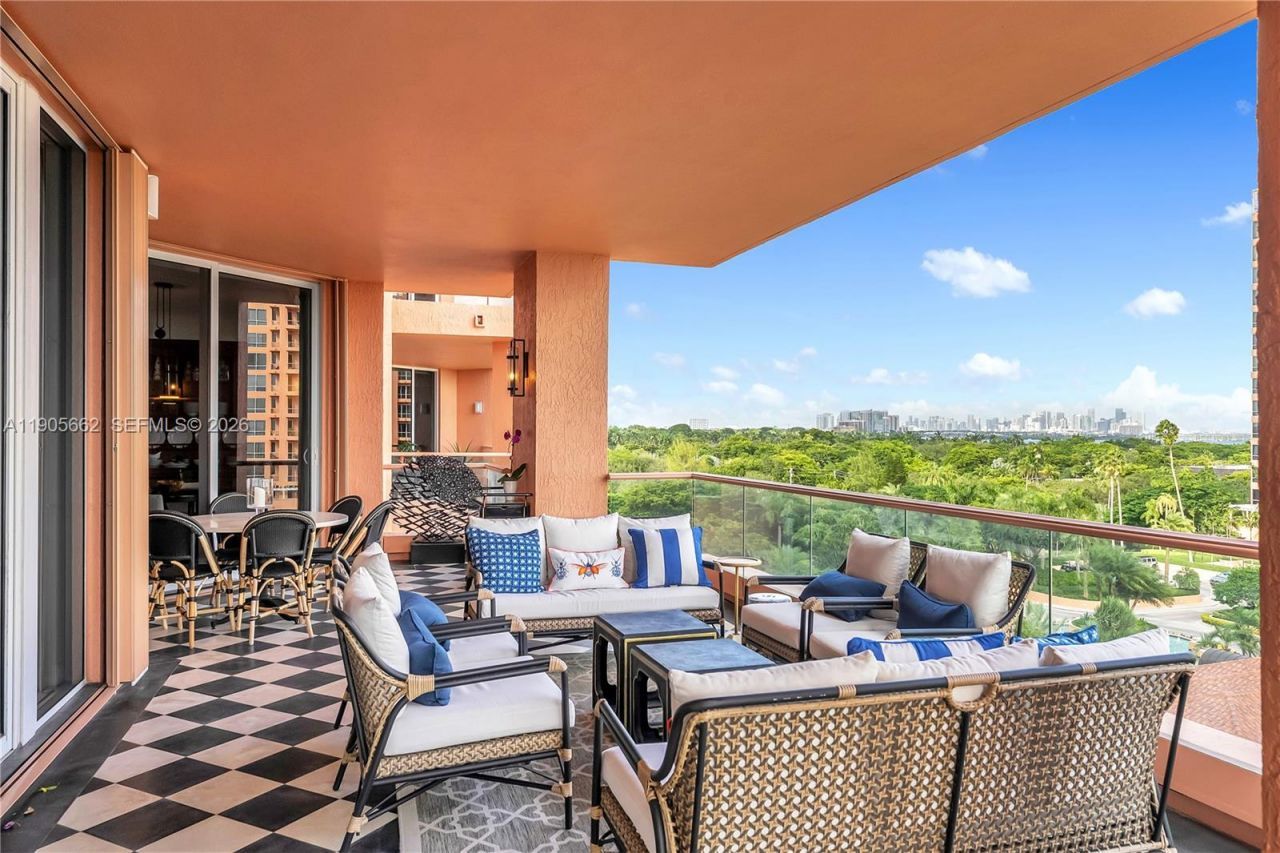 60 Edgewater Dr, Unit 7A, Coral Gables, FL 33133 Photo