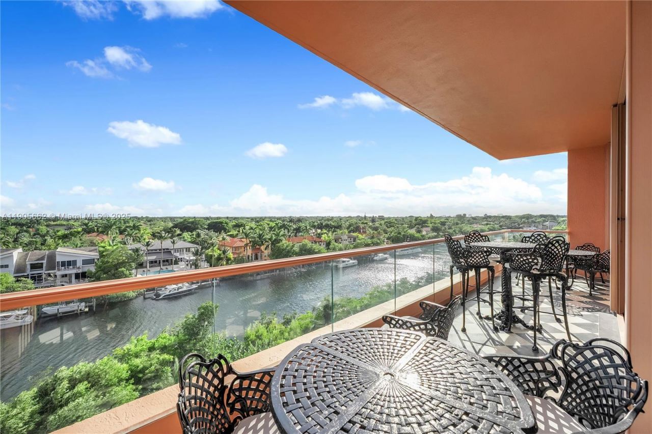 60 Edgewater Dr, Unit 7A, Coral Gables, FL 33133 Photo