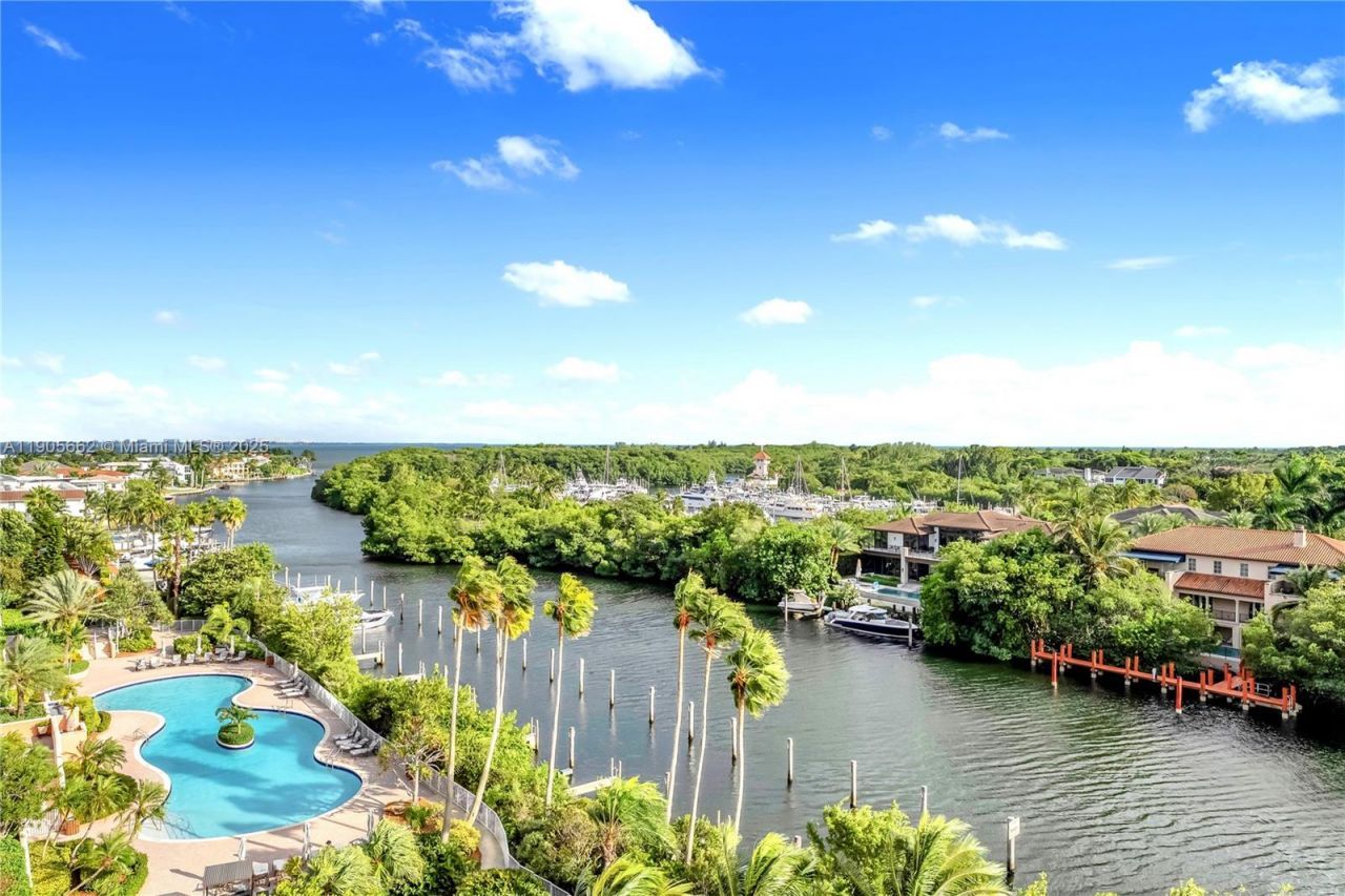 60 Edgewater Dr, Unit 7A, Coral Gables, FL 33133 Photo