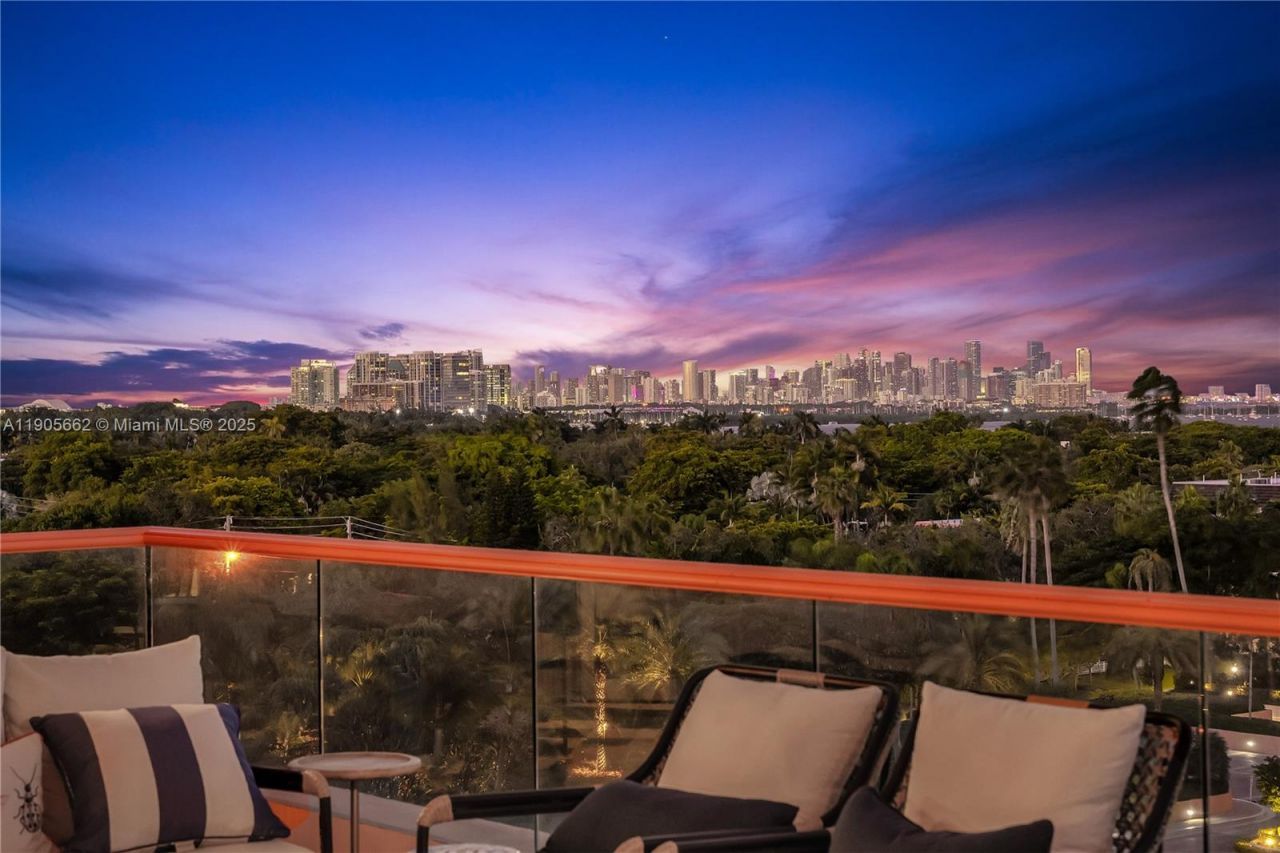 60 Edgewater Dr, Unit 7A, Coral Gables, FL 33133 Photo