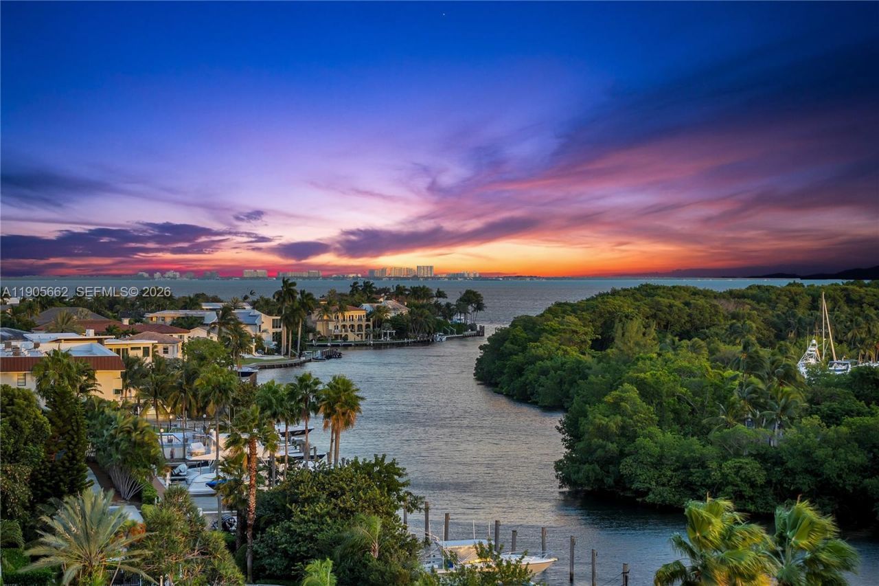 60 Edgewater Dr, Unit 7A, Coral Gables, FL 33133 Photo