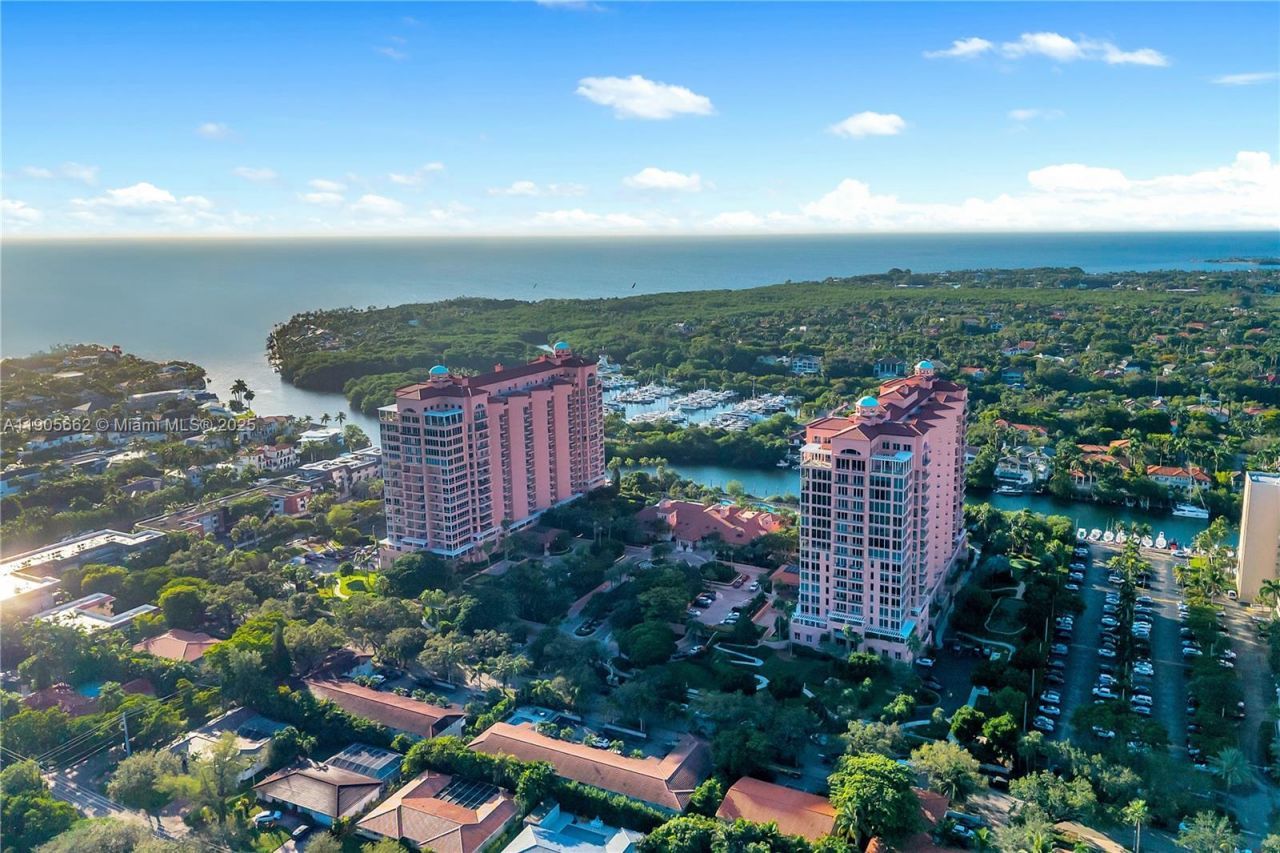 60 Edgewater Dr, Unit 7A, Coral Gables, FL 33133 Photo