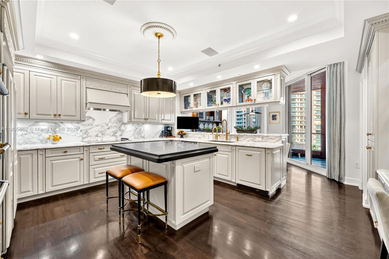 60 Edgewater Dr, Unit 7A, Coral Gables, FL 33133 Photo