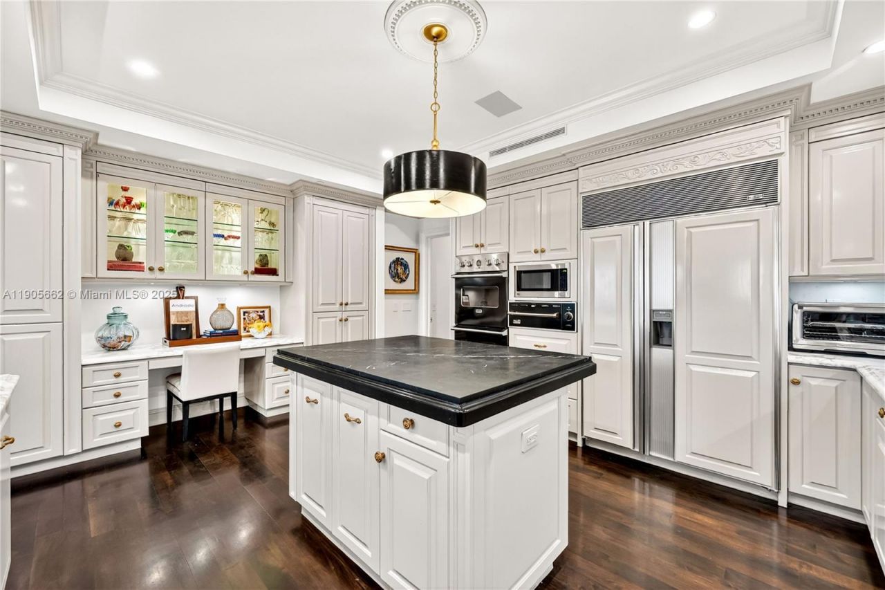 60 Edgewater Dr, Unit 7A, Coral Gables, FL 33133 Photo