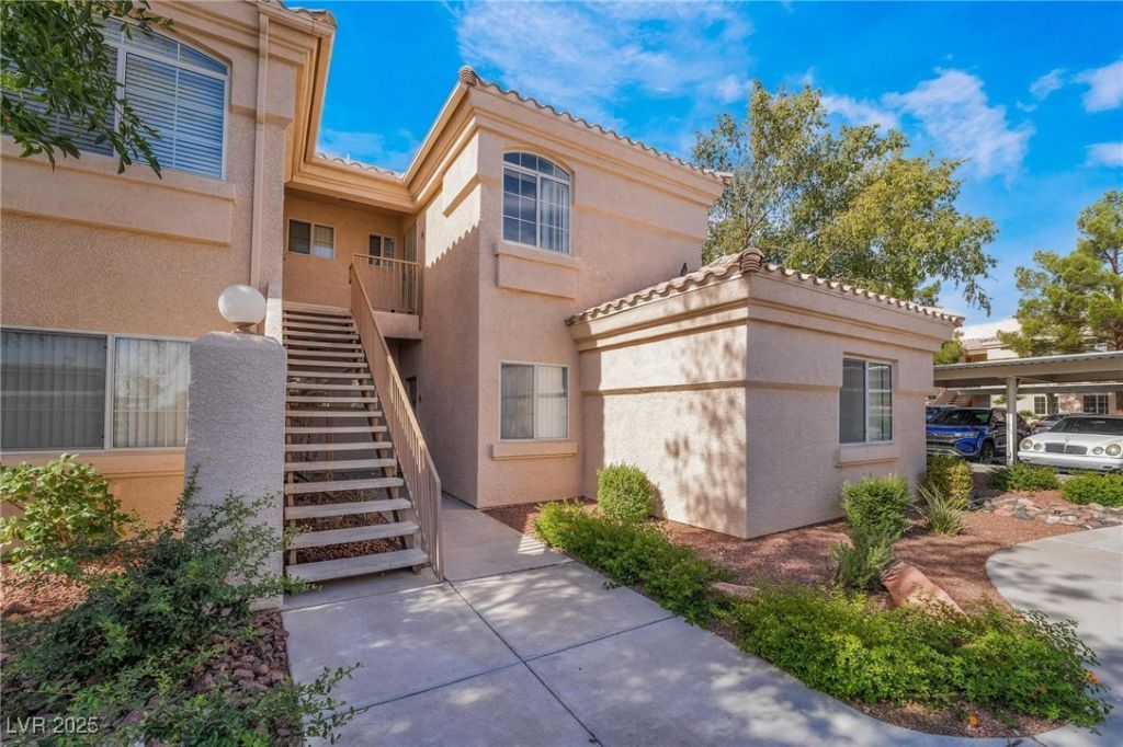 7400 W Flamingo Road, Unit 2013, Las Vegas, NV 89147 Main Photo