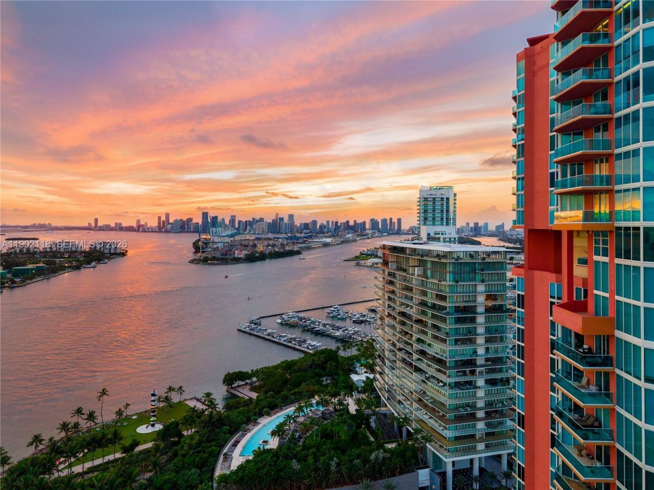 300 S Pointe Dr, Unit TH 3103, Miami Beach, FL 33139 Photo