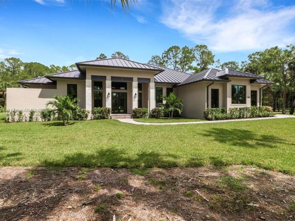 538 13th St Sw, Naples, FL 34117