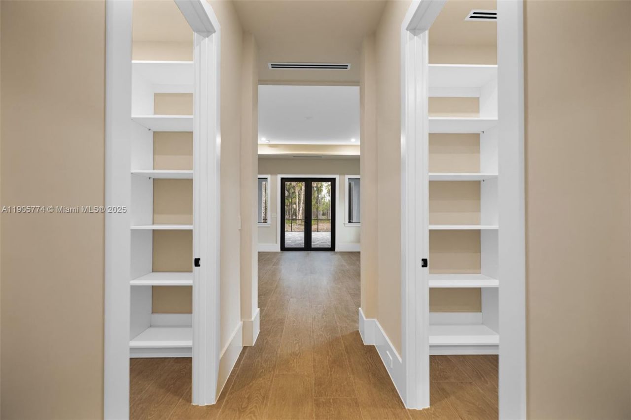 538 13th St Sw, Naples, FL 34117 Photo