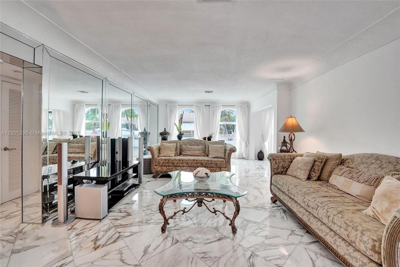 2889 NE 35th St, Fort Lauderdale, FL 33306 Photo