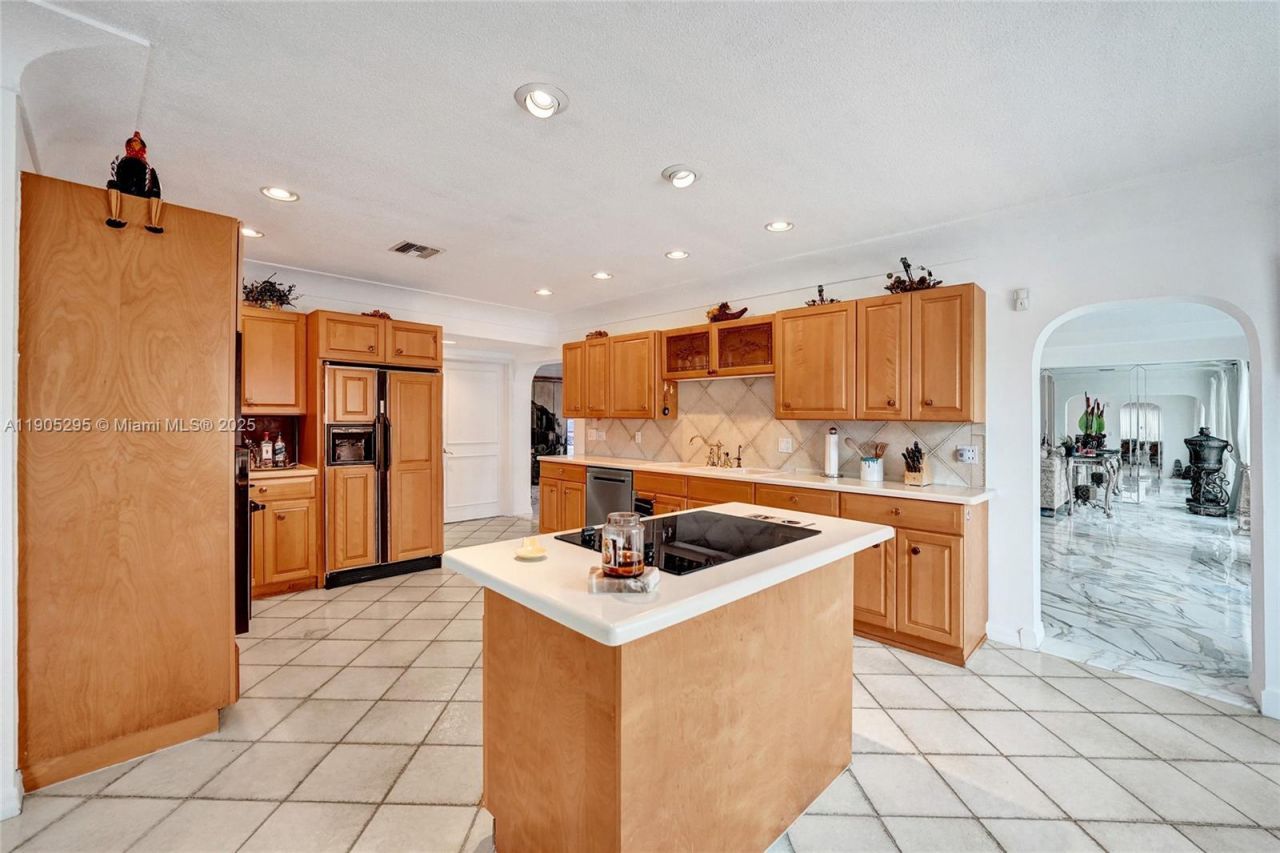 2889 NE 35th St, Fort Lauderdale, FL 33306 Photo