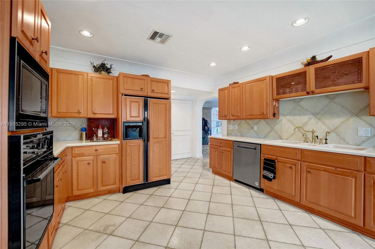 2889 NE 35th St, Fort Lauderdale, FL 33306 Photo