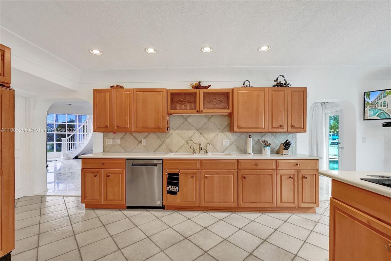 2889 NE 35th St, Fort Lauderdale, FL 33306 Photo