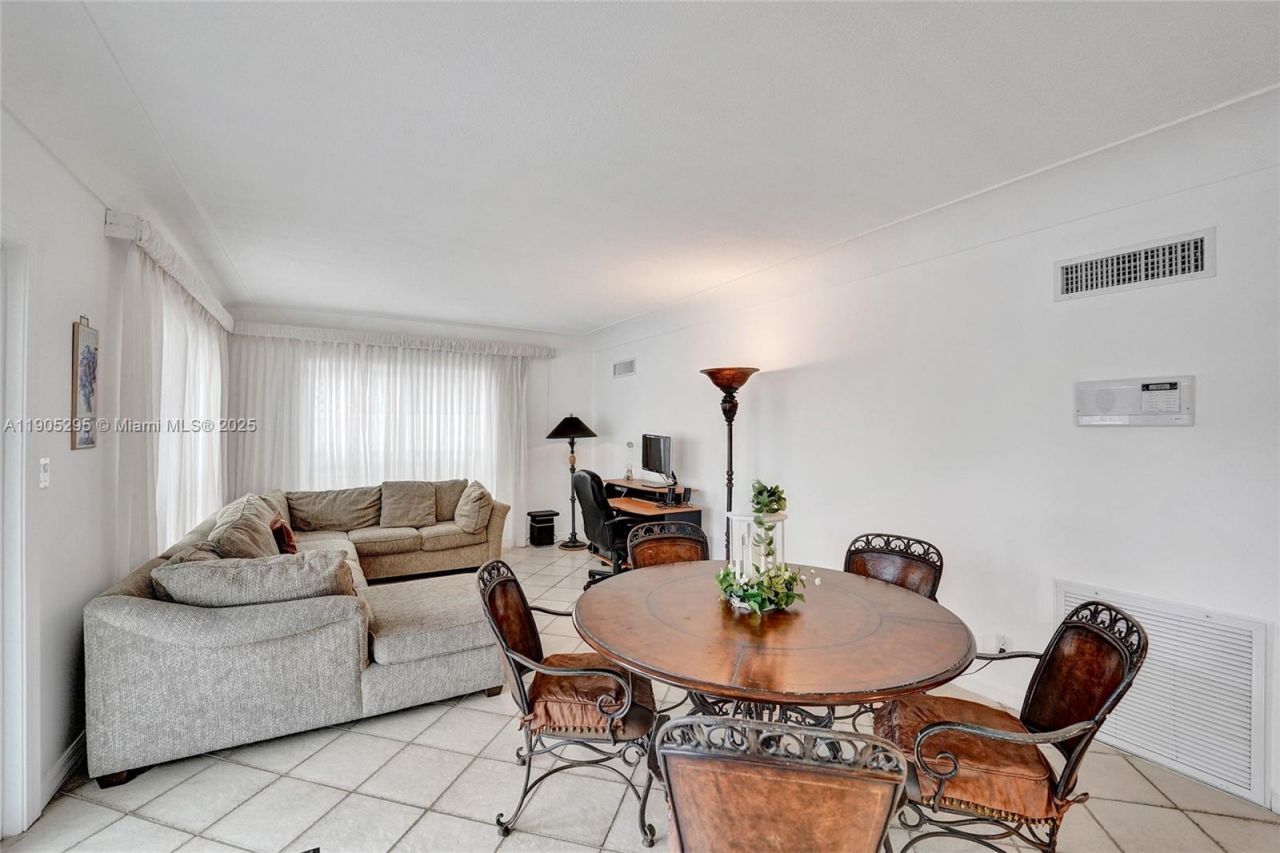 2889 NE 35th St, Fort Lauderdale, FL 33306 Photo