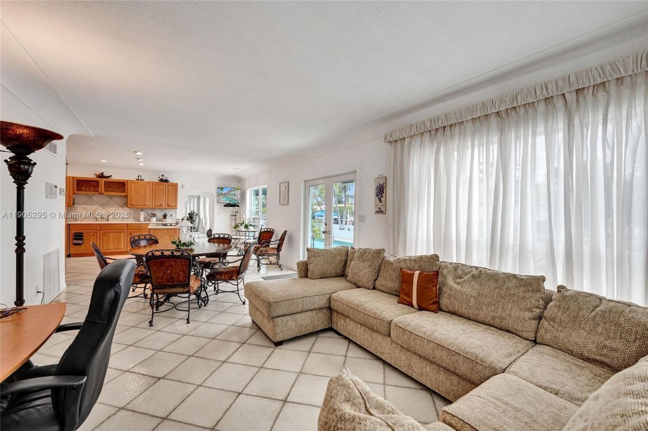 2889 NE 35th St, Fort Lauderdale, FL 33306 Photo