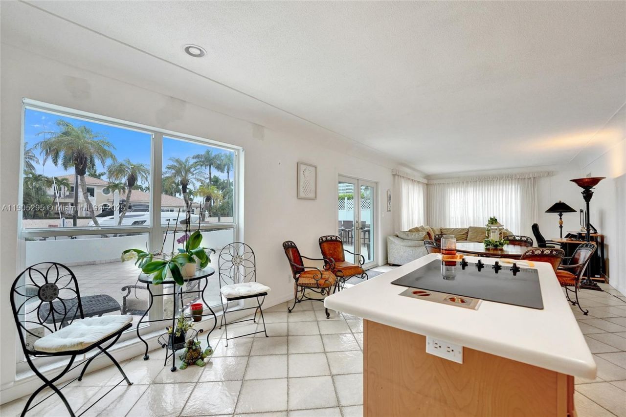 2889 NE 35th St, Fort Lauderdale, FL 33306 Photo