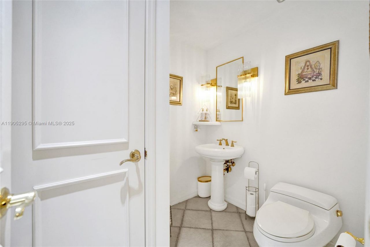 2889 NE 35th St, Fort Lauderdale, FL 33306 Photo