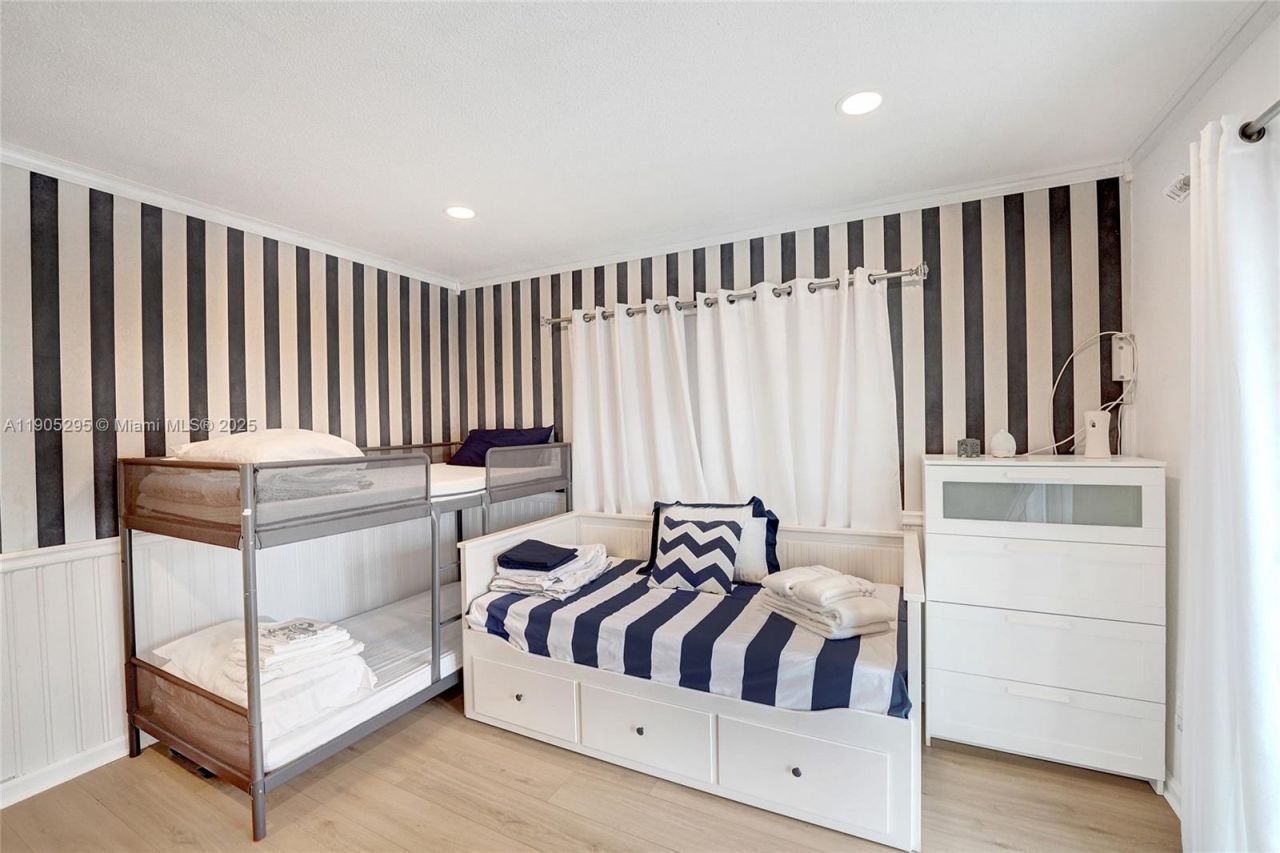 2889 NE 35th St, Fort Lauderdale, FL 33306 Photo