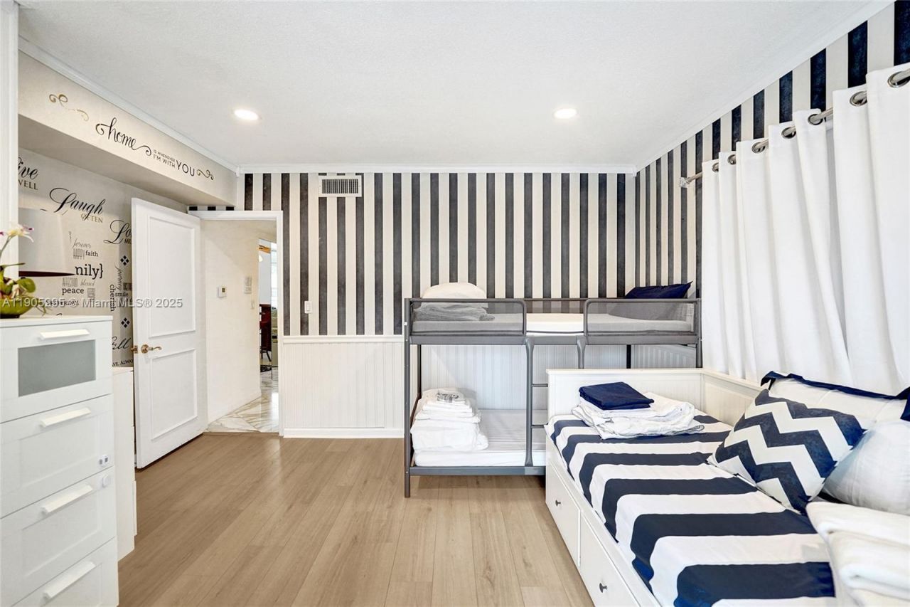 2889 NE 35th St, Fort Lauderdale, FL 33306 Photo