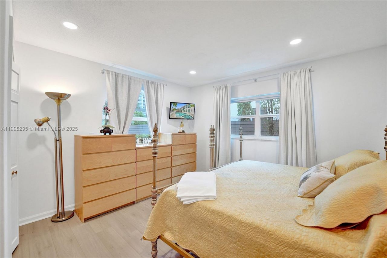 2889 NE 35th St, Fort Lauderdale, FL 33306 Photo