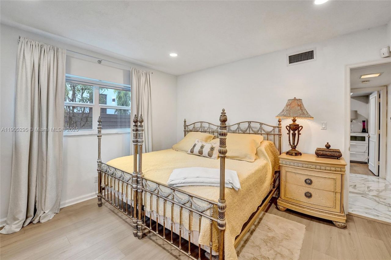 2889 NE 35th St, Fort Lauderdale, FL 33306 Photo