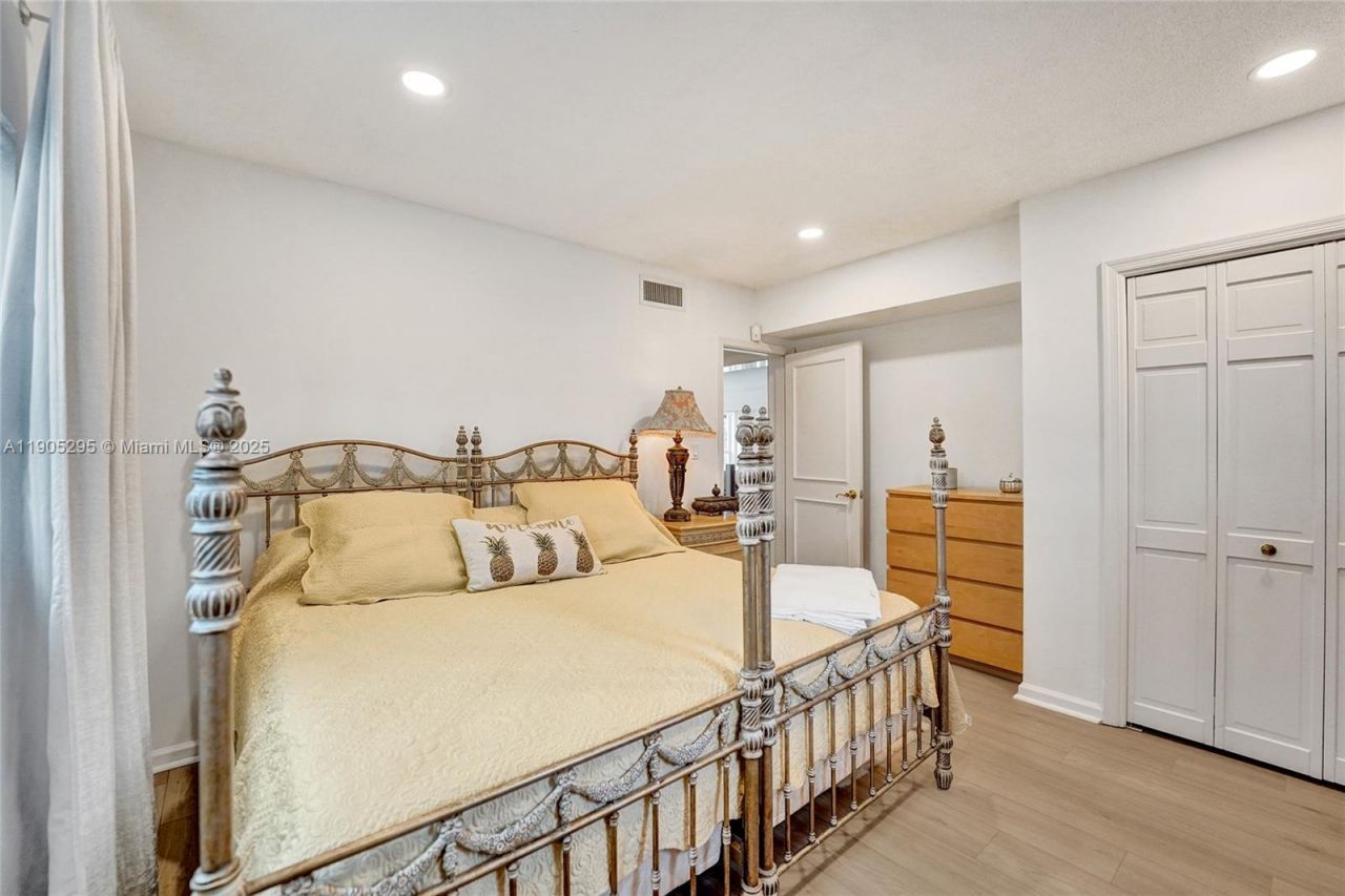 2889 NE 35th St, Fort Lauderdale, FL 33306 Photo