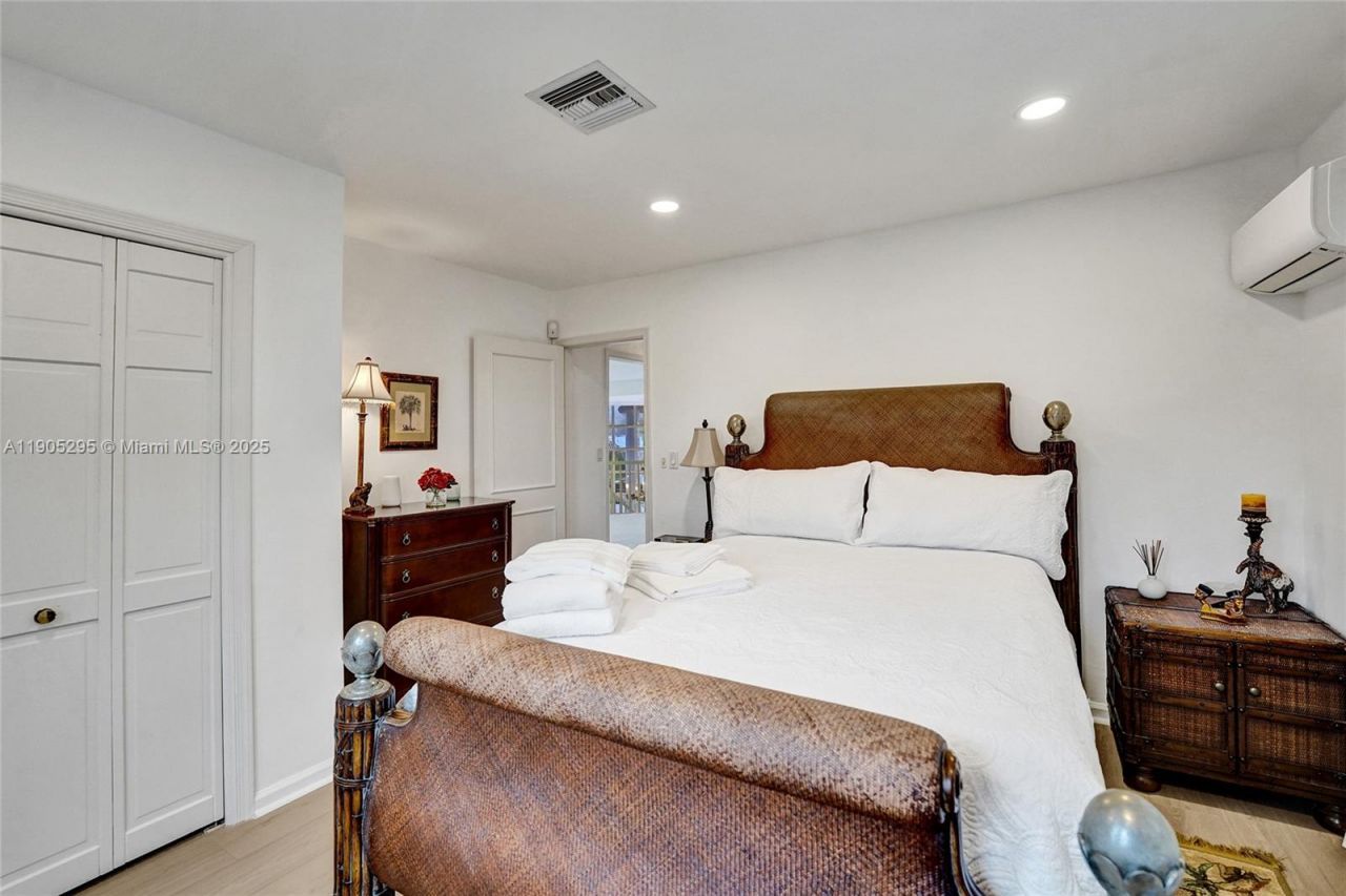 2889 NE 35th St, Fort Lauderdale, FL 33306 Photo