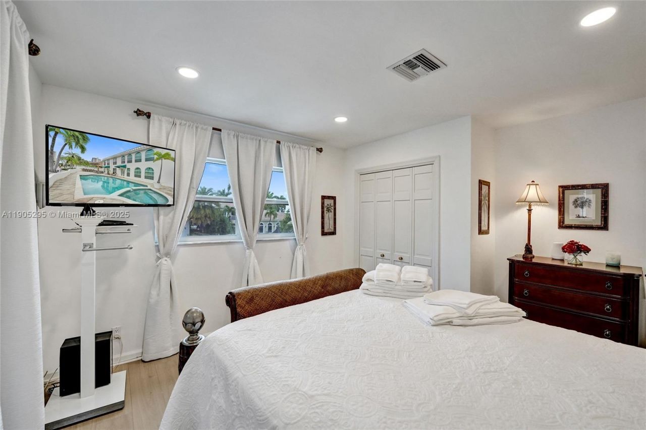 2889 NE 35th St, Fort Lauderdale, FL 33306 Photo