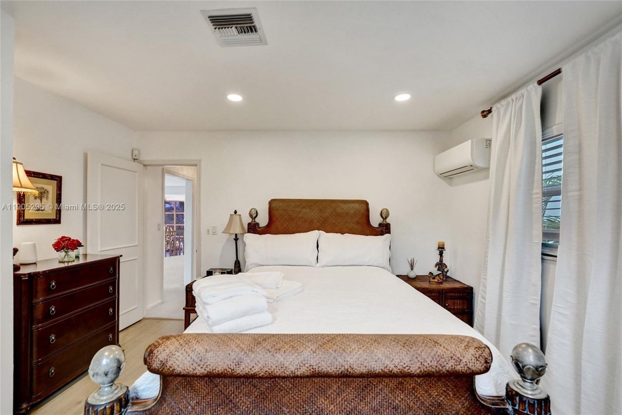 2889 NE 35th St, Fort Lauderdale, FL 33306 Photo