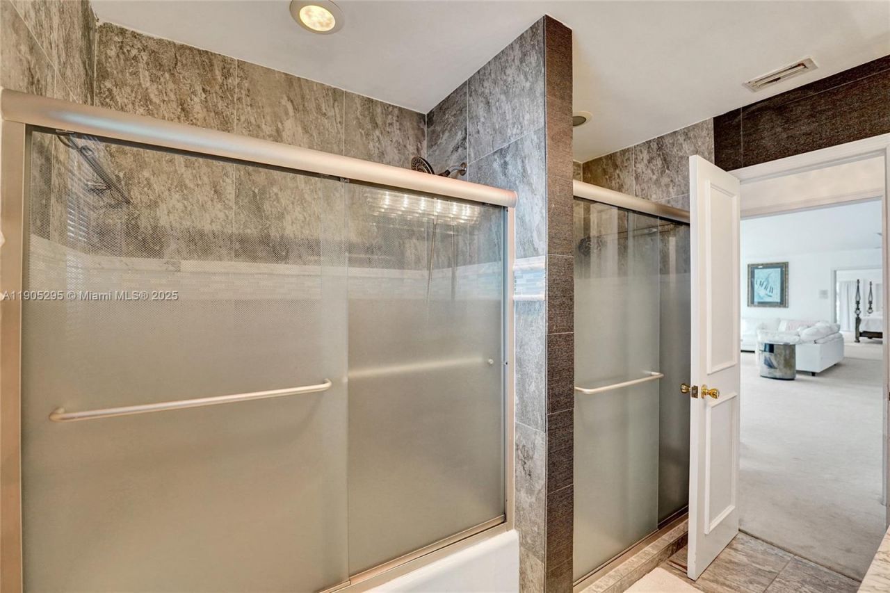 2889 NE 35th St, Fort Lauderdale, FL 33306 Photo