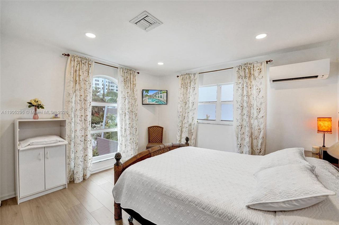 2889 NE 35th St, Fort Lauderdale, FL 33306 Photo