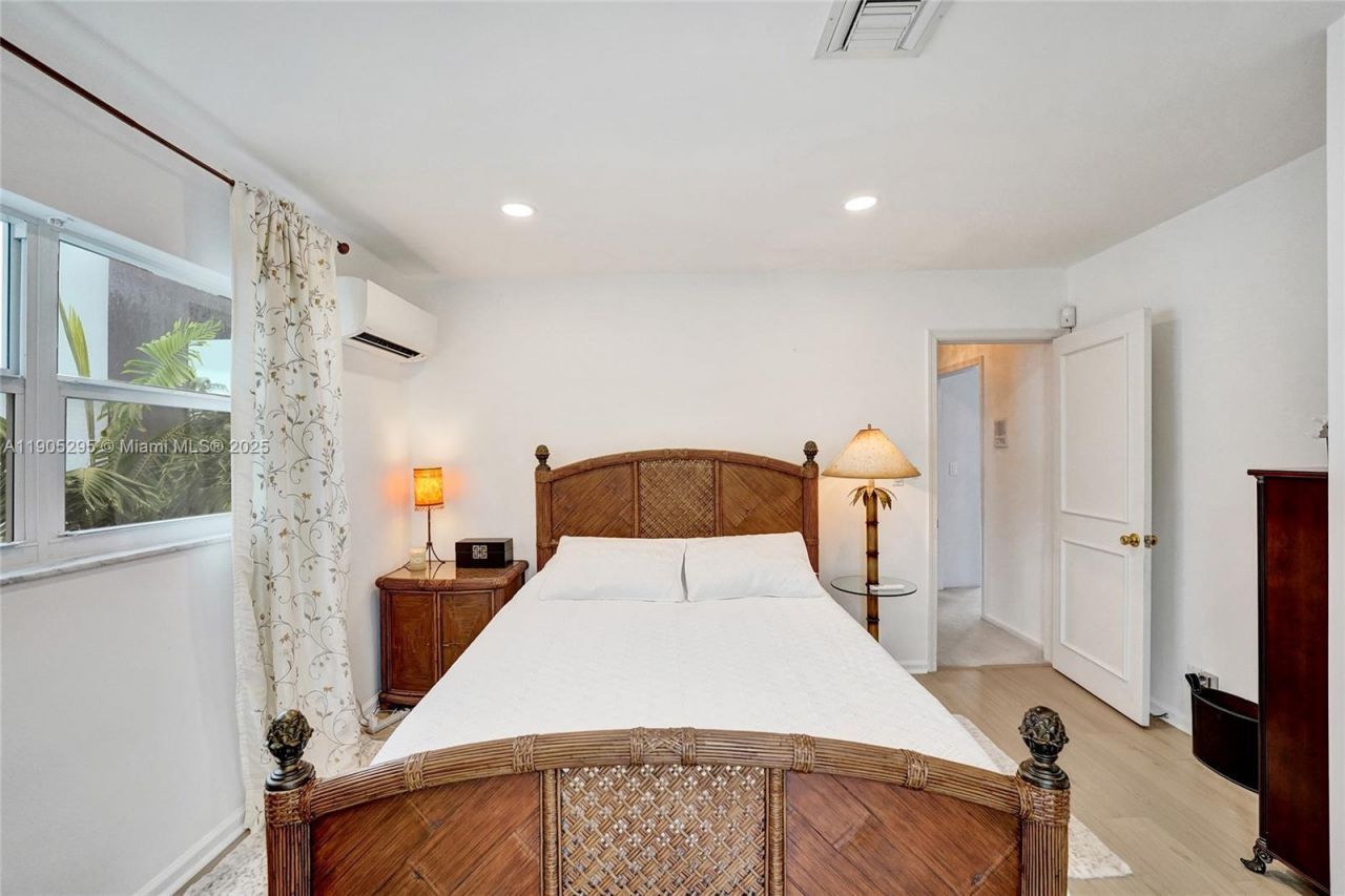 2889 NE 35th St, Fort Lauderdale, FL 33306 Photo