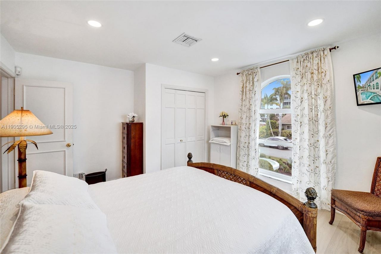 2889 NE 35th St, Fort Lauderdale, FL 33306 Photo