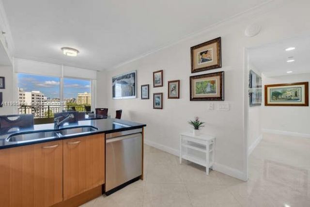 791 SE Crandon Blvd, Unit 703, Key Biscayne, FL 33149 Photo