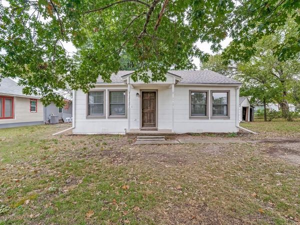 2207 Drake Street, Caddo Mills, TX 75135