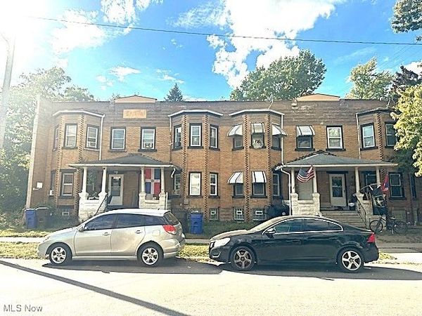 2082 W 98th Street, Cleveland, OH 44102