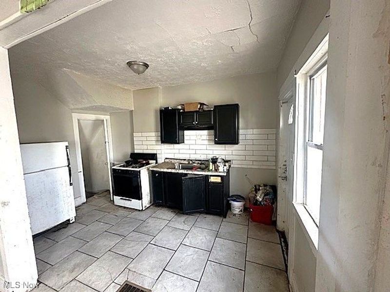 2082 W 98th Street, Cleveland, OH 44102 Photo 7