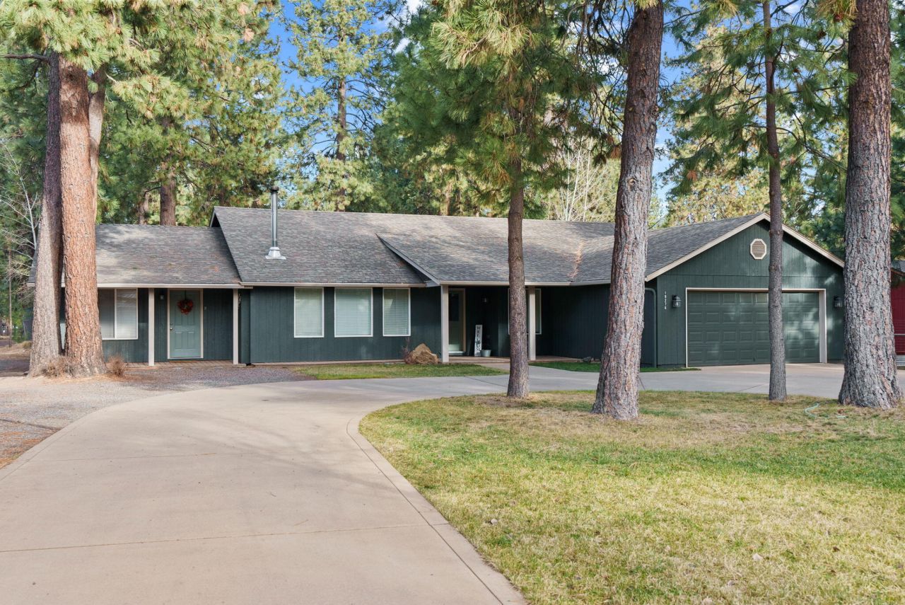 19276 Kiowa Road, Bend, OR 97702 Main Photo