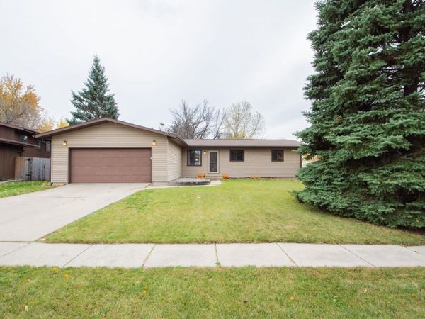 719 5th Avenue W, West Fargo, ND 58078