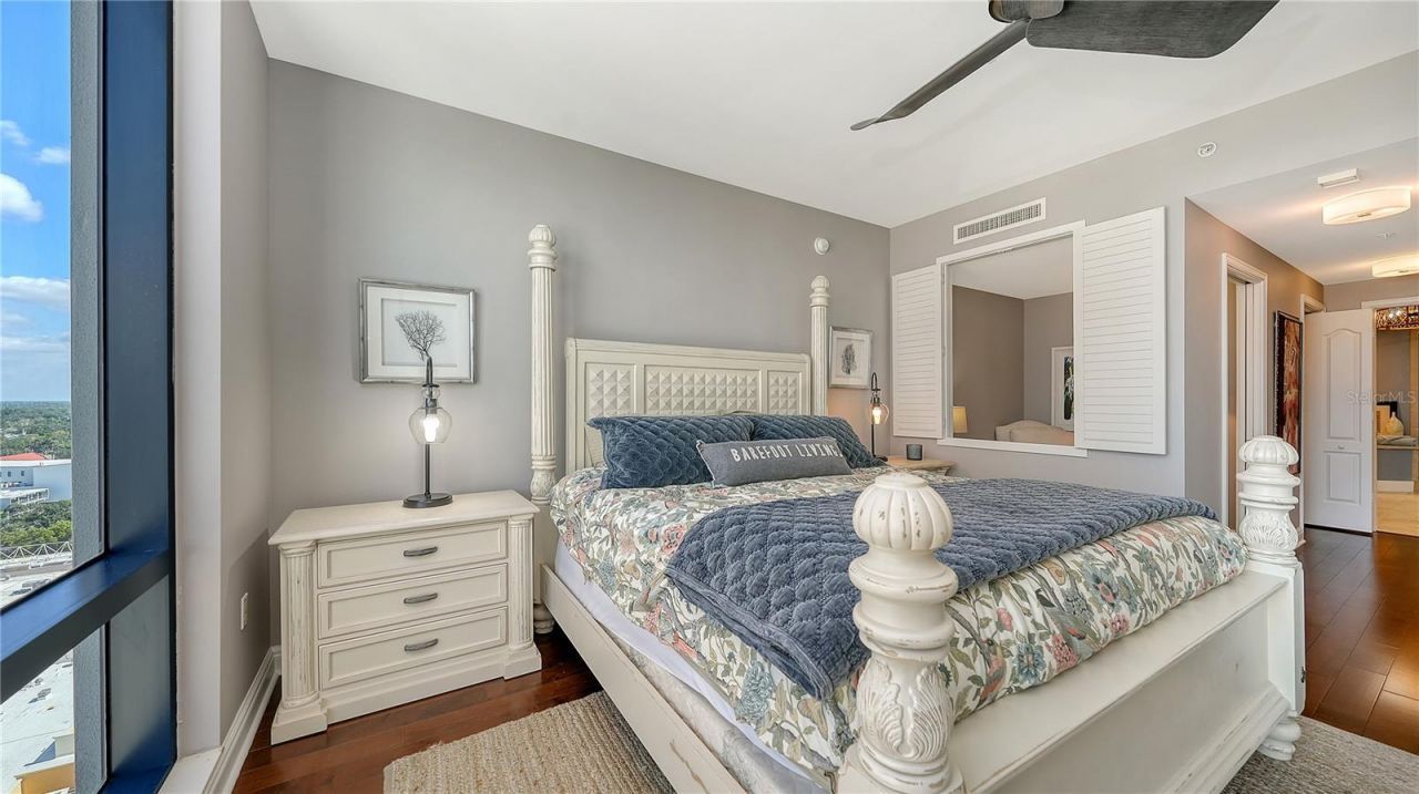 50 Central Avenue, Unit 14B, Sarasota, FL 34236 Photo