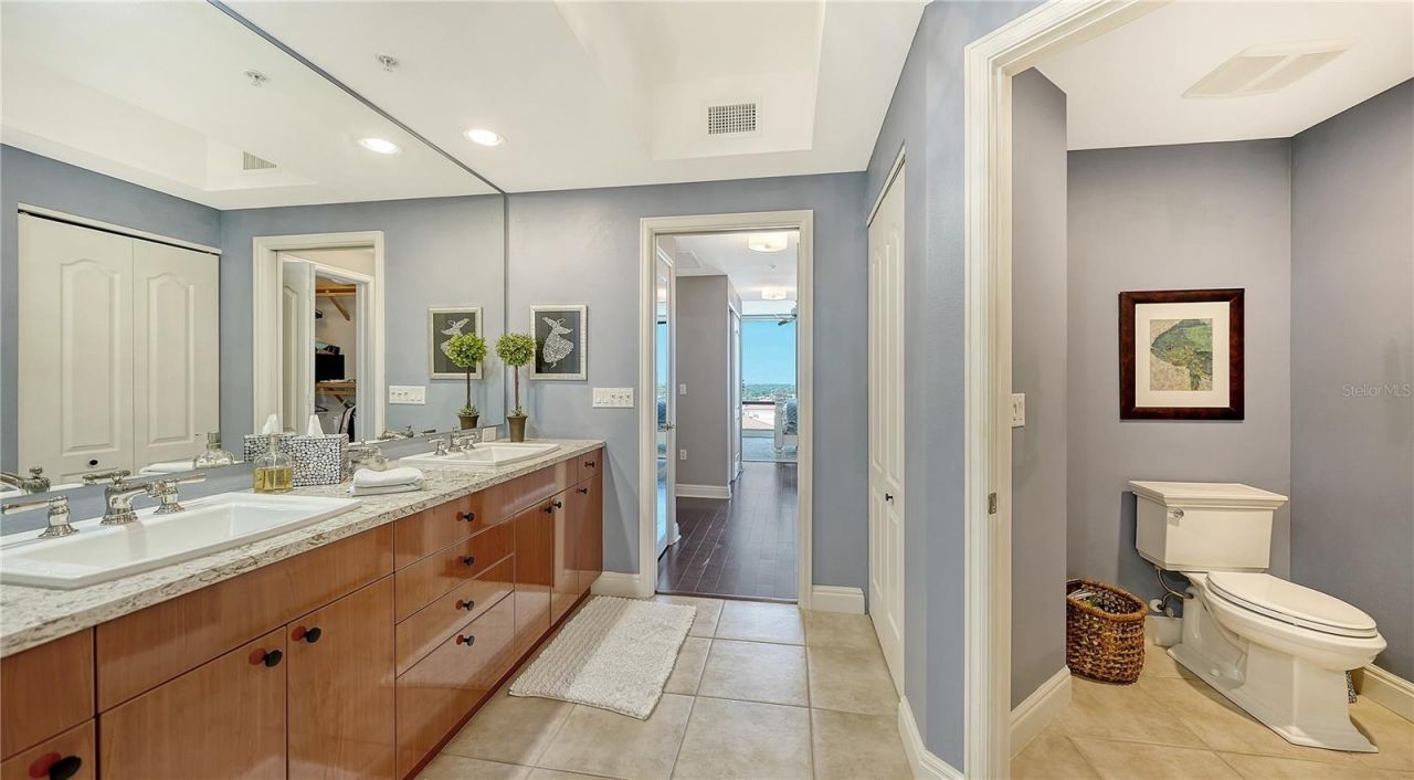 50 Central Avenue, Unit 14B, Sarasota, FL 34236 Photo
