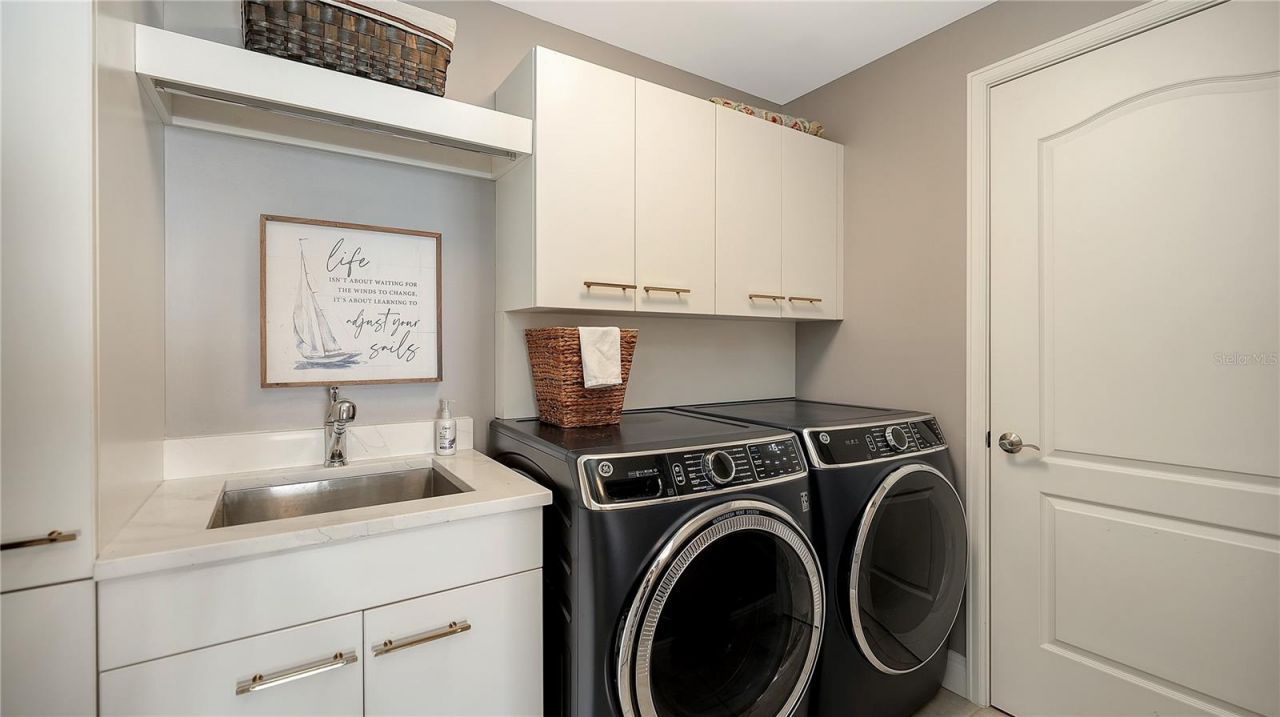 50 Central Avenue, Unit 14B, Sarasota, FL 34236 Photo