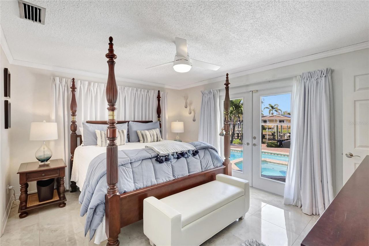 1389 47th Avenue Ne, Saint Petersburg, FL 33703 Photo