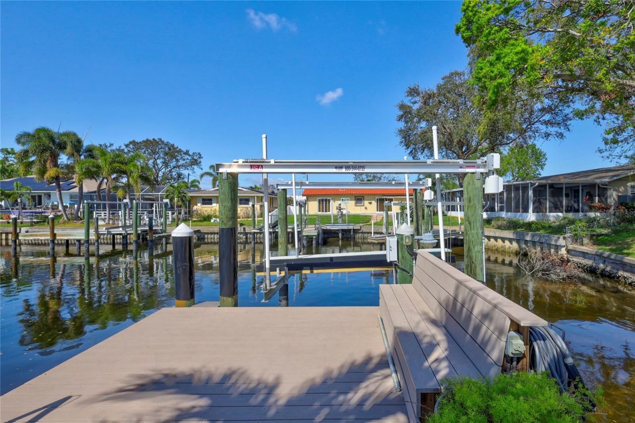 1389 47th Avenue Ne, Saint Petersburg, FL 33703 Photo