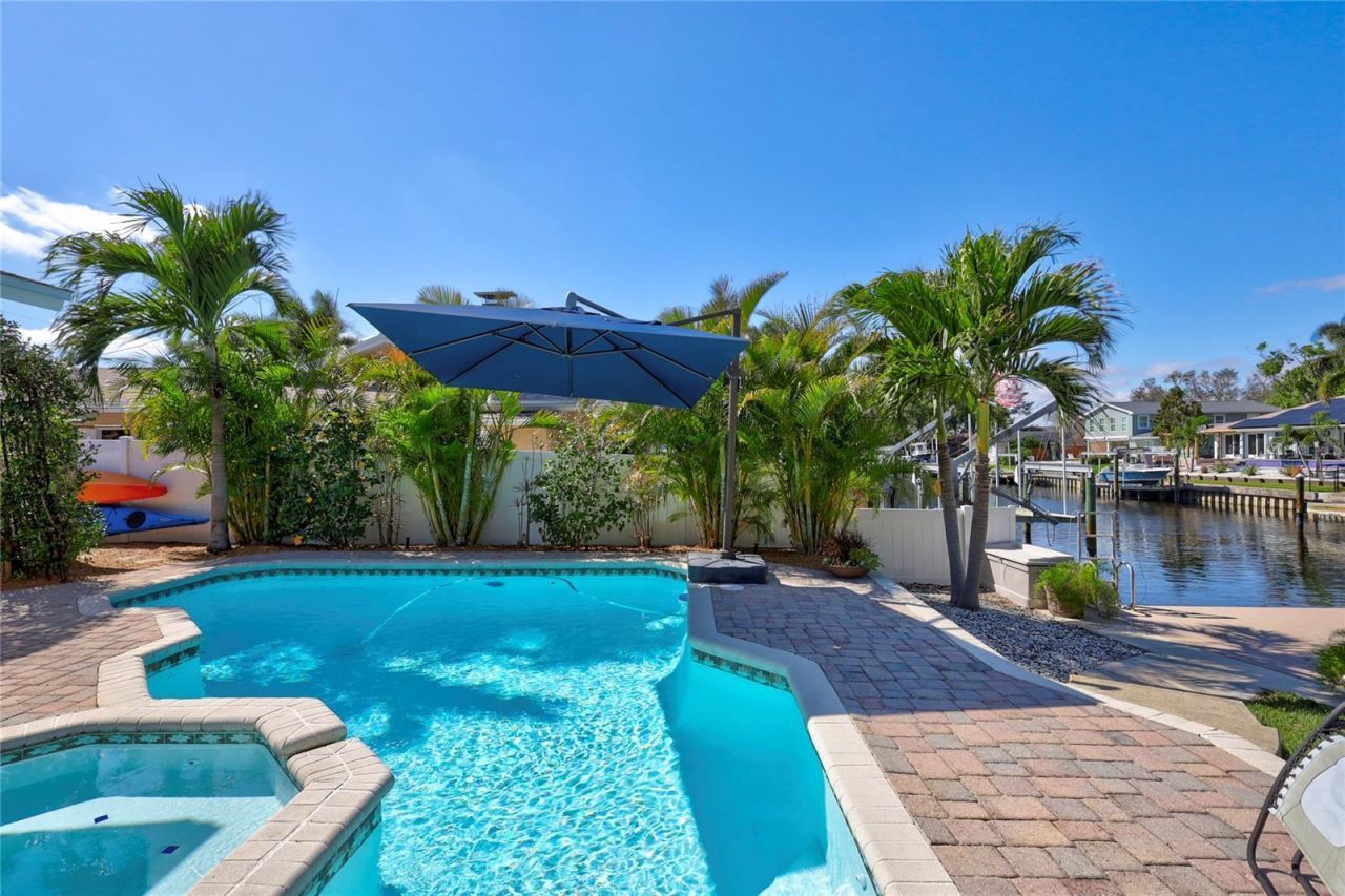 1389 47th Avenue Ne, Saint Petersburg, FL 33703 Photo