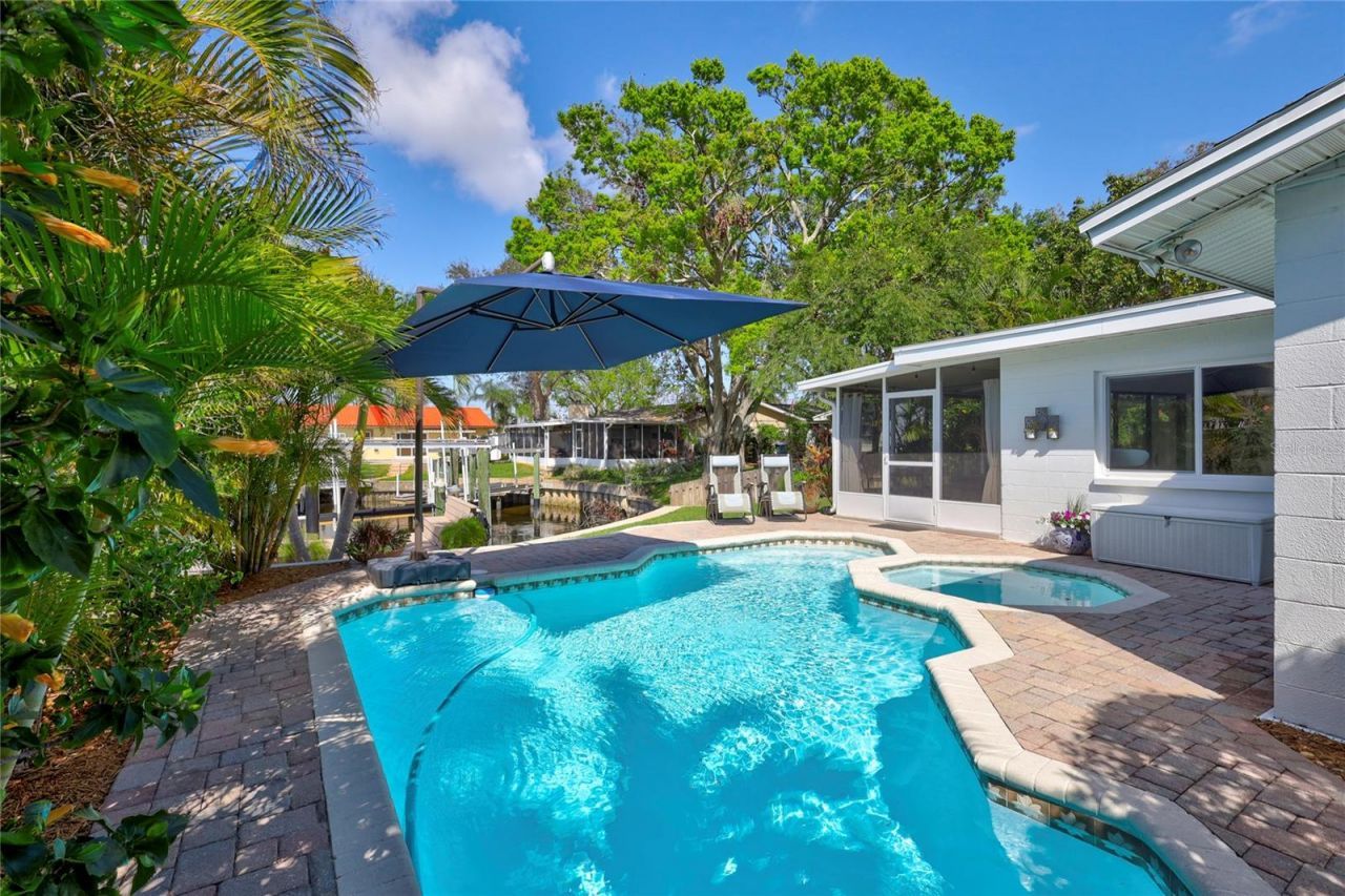 1389 47th Avenue Ne, Saint Petersburg, FL 33703 Photo