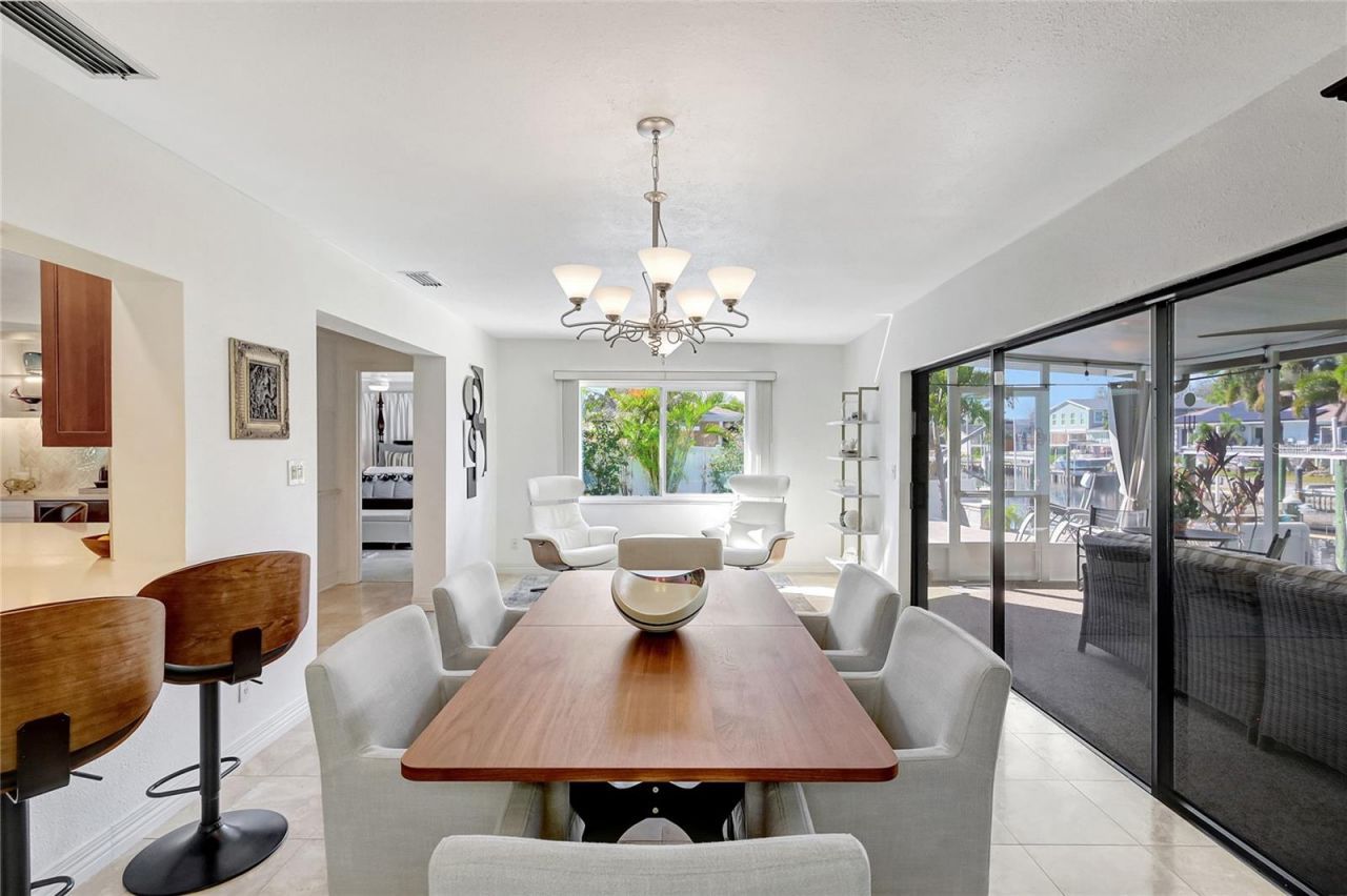 1389 47th Avenue Ne, Saint Petersburg, FL 33703 Photo