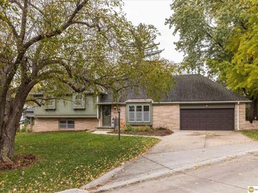 1256 Peterson Drive, Omaha, NE 68130